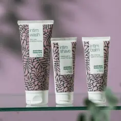 Maść na podrażnienia po goleniu miejsc intymnych. Zestaw Australian Bodycare: intim wash, intim shave i intim balm.