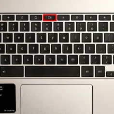 Klawisze Ctrl i klawisz z ikoną ekranu pomogą Ci zrobić screena na laptopie.