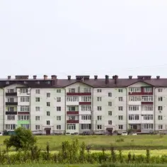 Ile kosztuje mieszkanie w bloku na wsi? Ceny, które zaskakują