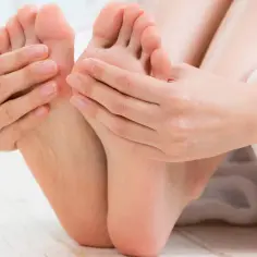 Mrowienie w stopach a nerwica? Ukryte przyczyny i sposoby leczenia