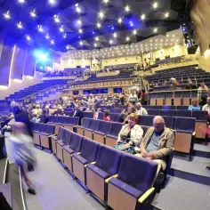 Teatr muzyczny Gdynia - ile miejsc i co warto wiedzieć przed wizytą