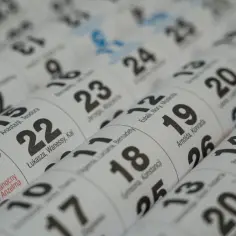 Kalendarz z imieninami. Kiedy imieniny Tadeusza? Sprawdź daty na kartkach: 21, 22, 23, 24, 25, 26, 27.