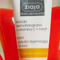 Kuracja dermatologiczna z witaminą C - esencja rewitalizująca dla zdrowej skóry