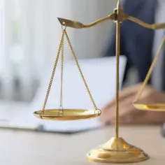 Ile kosztuje porada prawna u notariusza? Fakty i mity o opłatach