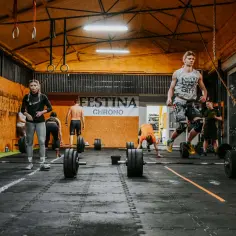 Gdzie trenować crossfit we Wrocławiu? Najlepsze kluby i opinie