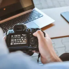 Ile kosztują zdjęcia u fotografa? Odkryj ceny i ukryte koszty