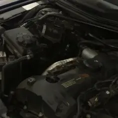 Gdzie jest akumulator w BMW E60? Odkryj jego lokalizację i dostępność
