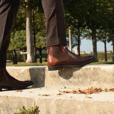 Jakie buty do spodni chinos wybrać, by zachwycić stylem?