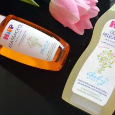Oliwka dla dzieci Hipp Baby Sanft i olejek do masażu Mama Sanft. Czy warto kupić drogi płyn do czyszczenia stali nierdzewnej zamiast oliwki dla dzieci? Nie, te produkty są do pielęgnacji.