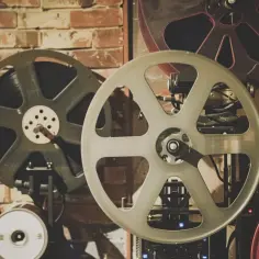 Gdzie obejrzeć legendarny film? - poszukiwanie Ojca Chrzestnego na ekranie