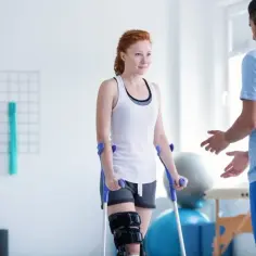 Jak długo trwa specjalizacja fizjoterapia? Sprawdź wymagania i szczegóły