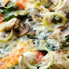Kurczak na pizzę surowy czy smażony – który wybór jest lepszy?