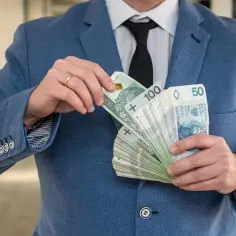 Ile zarabia prezes małej spółdzielni mieszkaniowej? Zaskakujące fakty!