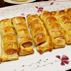 Najlepszy przepis na ciasto do parówek w cieście - krok po kroku