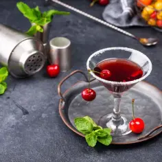 Jak przygotować idealny drink Manhattan: składniki i historia