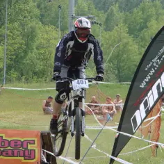 Góra Kamieńsk trasy rowerowe - odkryj najtrudniejsze szlaki i atrakcje