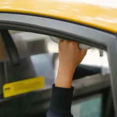 7 oznak że uchwyt drzwi w Twoim aucie może być niebezpieczny!