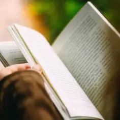 Czy warto czytać książki? Przykłady z literatury, które zaskakują