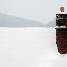 Jak często czyścić komin przy ogrzewaniu gazowym, aby uniknąć zagrożeń?