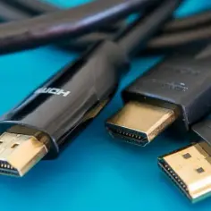Jak wygląda kabel HDMI? Odkryj jego cechy i różnice w typach