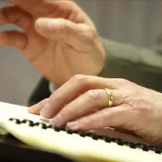 Biblia dla niewidomych: Jak uzyskać dostęp do duchowych zasobów