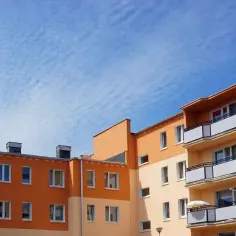 Czy kaucja za wynajem mieszkania jest zwrotna? Sprawdź warunki zwrotu