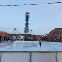 Ile kosztuje budowa lodowiska? Poznaj ceny i kluczowe czynniki