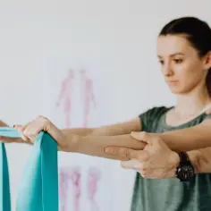 Jak długo trwa rehabilitacja po złamaniu kostki? Poznaj kluczowe czynniki