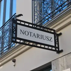 Kto płaci za notariusza przy wynajmie mieszkania? Poznaj zasady i koszty