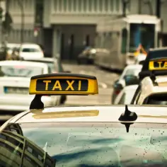 Ile kosztuje taxi w Poznaniu? Sprawdź ceny i taryfy, by nie przepłacić