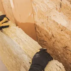 Jak obliczyć koszt elewacji? Poznaj kluczowe czynniki i ceny materiałów