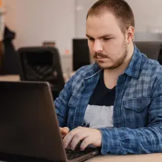 Jak wstawić hiperłącze HTML i uniknąć najczęstszych błędów