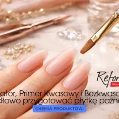 Dłonie z idealnymi paznokciami, pędzelek z żelem. Dowiedz się, czy wybrać primer kwasowy czy bezkwasowy do przygotowania płytki.