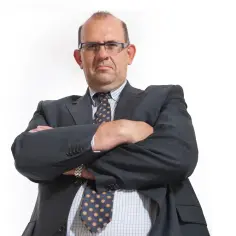 Komu podlega prezes spółdzielni mieszkaniowej? Odkryj kluczowe zasady