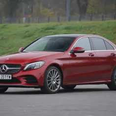 C43 AMG Mercedes Benz - Poznaj wyjątkowe osiągi i cenę tego sedana