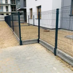 Ogrodzenie panelowe fi 4 czy fi 5 – które wybrać dla swojej posesji?