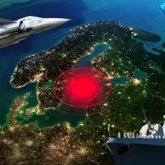 Nocny widok Ziemi z satelity, nad Bałtykiem myśliwiec i okręt wojenny. Czy Rosja ma dostęp do morza bałtyckiego?