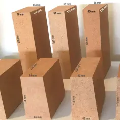 Różne cegły klinkierowe z widocznymi wymiarami: 230 mm, 114 mm, 65 mm, 60 mm, 55 mm, 50 mm, 45 mm.