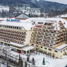 Ile kosztuje nocleg w hotelu Gołębiewski? Ceny, które zaskoczą!