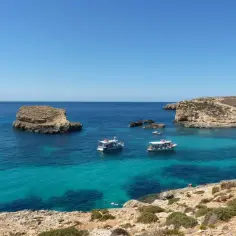 Co zobaczyć na Comino: 7 niezapomnianych atrakcji wyspy