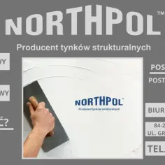 Ręka nakłada tynk strukturalny. Wybór: tynk akrylowy czy silikonowy? NORTHPOL.