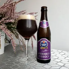 Aventinus Eisbock, piwo wymrożone, ma intensywny, słodowy smak z nutami suszonych owoców i karmelu. Idealne do degustacji.