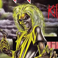 Eddie z Iron Maiden trzymający zakrwawiony młotek na tle nocnego miasta. Okładka albumu "Killers" zawiera wiele znanych utworów zespołu.