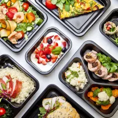 Pyszne posiłki na wynos, idealne dla osób dbających o zdrowie. Dieta przeciwzapalna catering to smak i troska o Twoje samopoczucie.