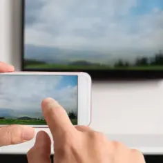 Jak połączyć telefon z telewizorem bezprzewodowo w prosty sposób
