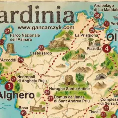 Mapa turystyczna Sardynii, pokazująca gdzie leży ta włoska wyspa, z zaznaczonymi atrakcjami jak Alghero, Olbia i Porto Cervo.