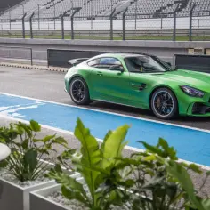 Mercedes AMG GT R – moc, osiągi i unikalne cechy, które zachwycają