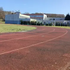 Ile metrów ma bieżnia na orliku? Sprawdź różnice w długości