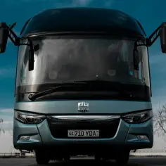 Ile kosztuje wynajem autokaru? Sprawdź ceny i ukryte koszty