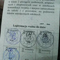 Legitymacja szkolna jest nieważna, bo pieczątki z 30 września 2003, 2004 i 2005 roku są przeterminowane.